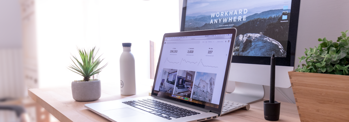 Nueva web Siente La Red — diseño web en la Costa Blanca, escritorio de trabajo
